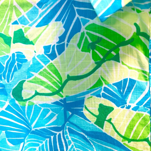 Lilly Pulitzer NWOT Blue and Green Leaf Print Top Feminine Fit Hidden 🐊 Gators - Picture 3 of 7